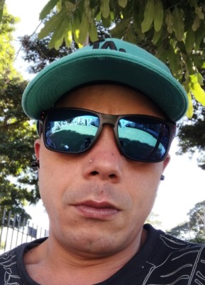 Lucas из Sarandi (Paraná) 36 лет