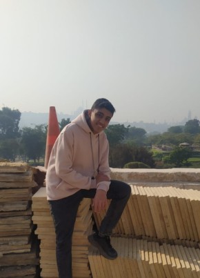 Youssef из القاهرة 18 лет