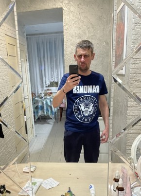 Юрий из Москвы 42 года