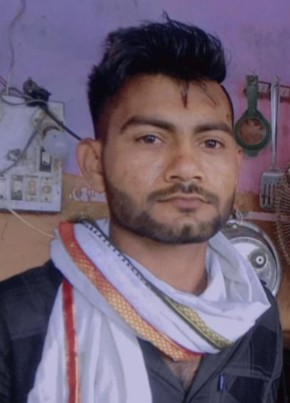 Dinesh Gurjar, 20, India, Ahmedabad