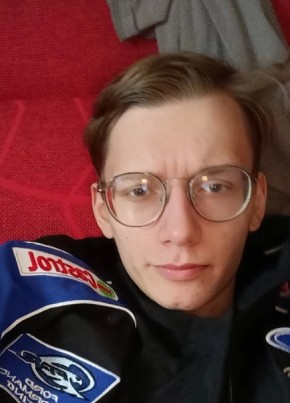 Владислав из Саратова 22 года