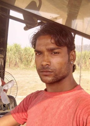DINESH KUMAR, 29, India, Dehra Dūn