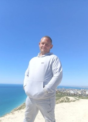 Константин из Юровки 44 года