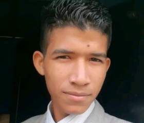 Leonardo, 20, Santa Elena de Uairen