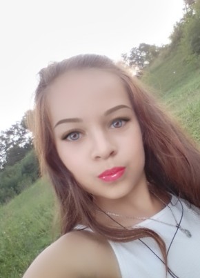 Denisa, 31, Romania, Brașov