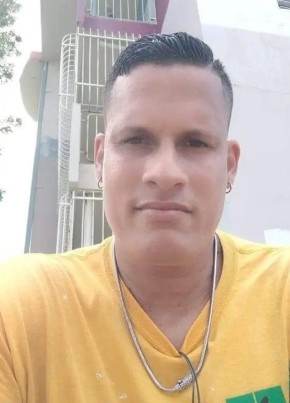 Raimer, 37, Commonwealth of Puerto Rico, Bayamón