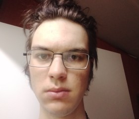 Oleg, 19, Volgograd