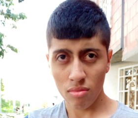 Alex, 18, Cali