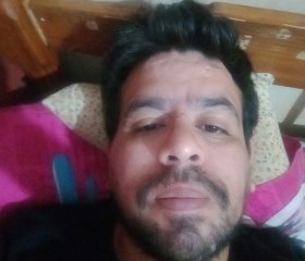 Benjamín, 20, Tafi Viejo