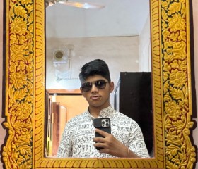 Keshav, 19, Delhi