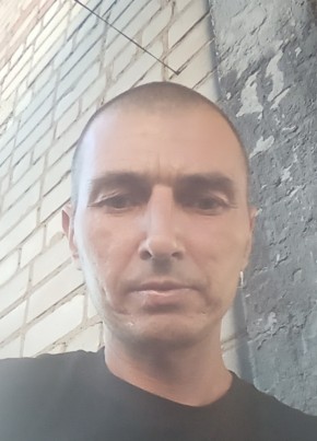 Максим из Днепра 46 лет