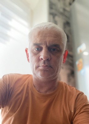 Руслан из Санкт-Петербурга 48 лет