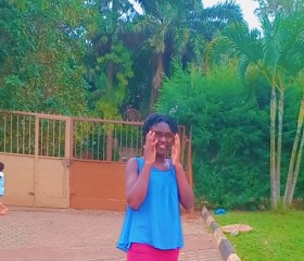 Evalyne, 20, Kampala