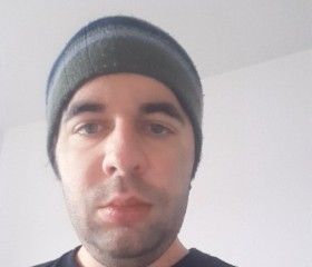 Panos, 31, Thessaloniki