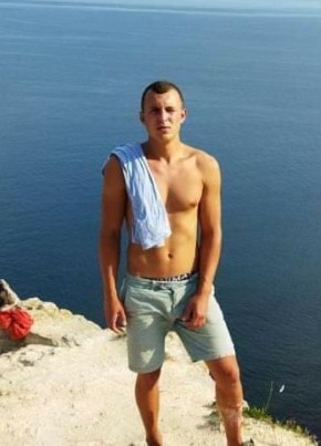 Aleksey, 29, Russia, Yalta