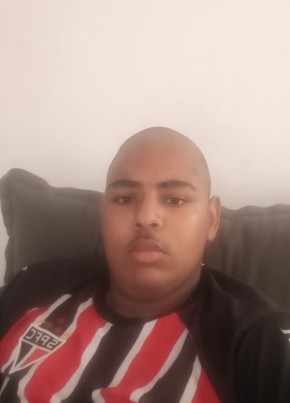 Rayan Santiago d из Blumenau 23 года