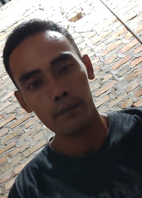 Sugito, 39, Indonesia, Pekan Bahapal