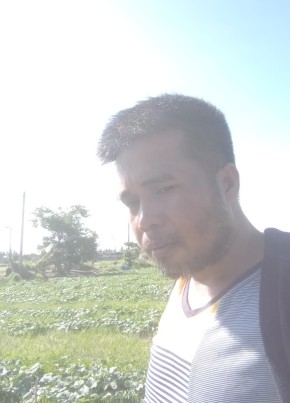 Andy Cruz, 38, Pilipinas, Lungsod ng Naga