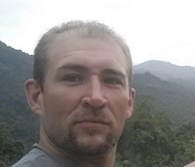 Viktor, 41, Moscow