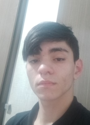 Lucas из Cruz Alta 18 лет
