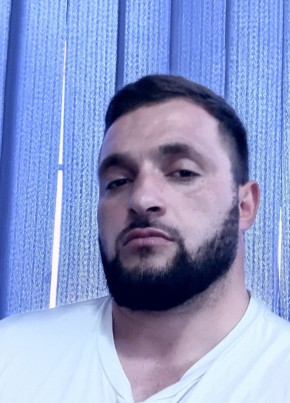 Марат из Зеленокумска 32 года