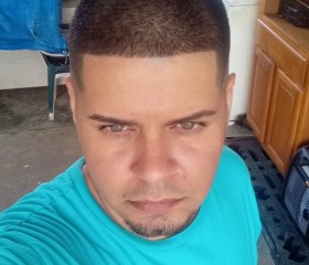 Emmanuel, 37, San Juan