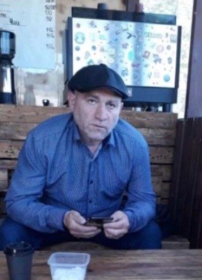 Максим, 39, Россия, Махачкала