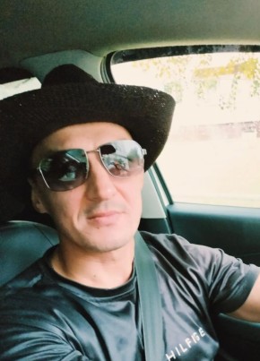 Роман из Серова 42 года