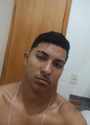 Jmbb из Aparecida de Goiânia 18 лет