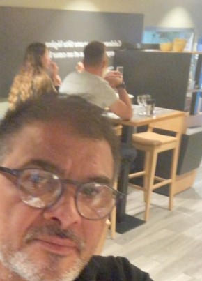 Jr, 49, République Française, Fuveau