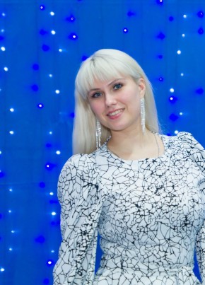 Ксения, 28, Россия, Усть-Илимск