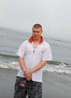 Лев из Долинска 18 лет