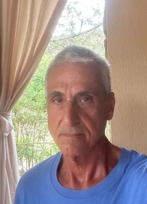 Алексей из Paris 59 лет
