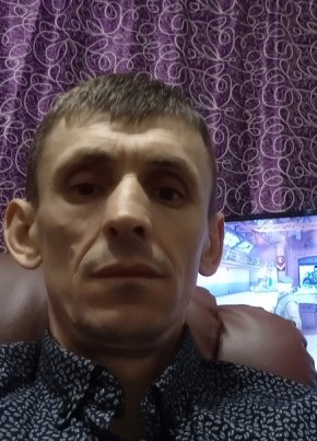 Юрий из Гатчины 45 лет