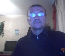 Михаил, 65 лет, Санкт-Петербург