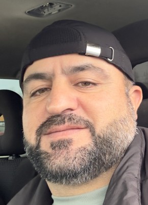 Исак из Екатеринбурга 44 года