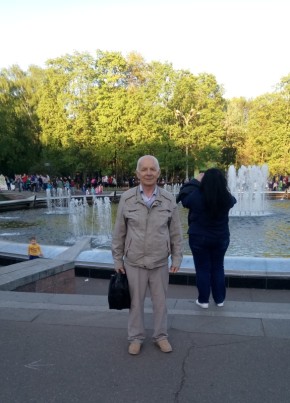 Василий, 70, Россия, Москва