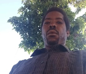 Emmanuel, 35, Phoenix