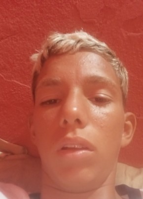 Lucas, 18, República Federativa do Brasil, Campos