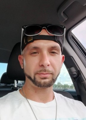Left, 33, United States of America, North Fort Myers