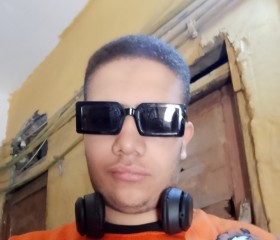حسن, 18, Cairo