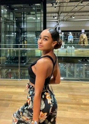 Estella Estella из Cotonou 30 лет