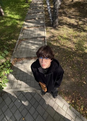 Сергей Туйчиев из Томска 18 лет