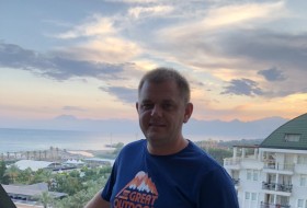 Andrey , 43 - Just Me