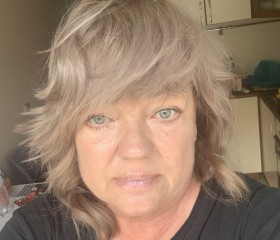 Elena, 60, Vladivostok