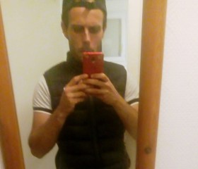 Julien, 38, La Chapelle-sur-Erdre