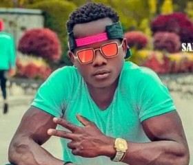Pazzo, 24, Butare