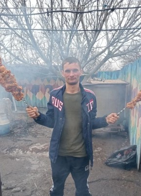 Алексей Артемьев из Котельниково 34 года