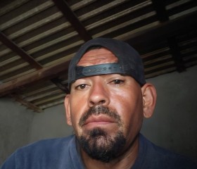 Angel, 37, Leon