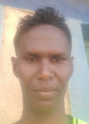Moali, 30, Kenya, Mandera